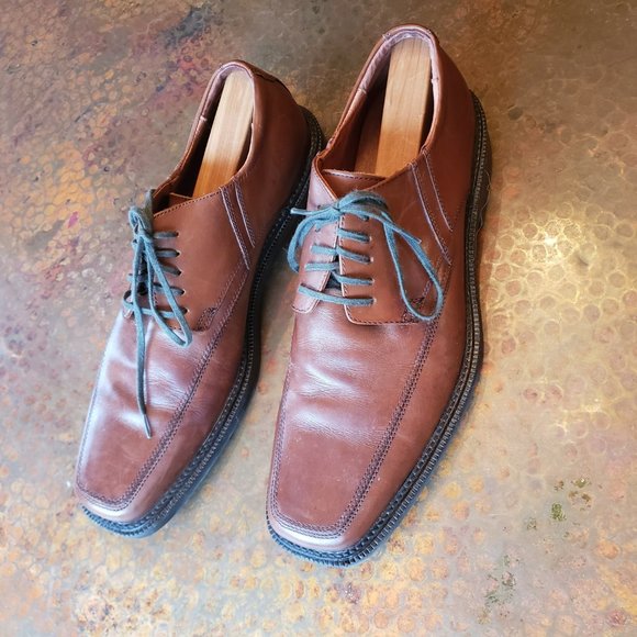 Johnston & Murphy Men's Brown Leather Square Toe Oxfords - Picture 2 of 7